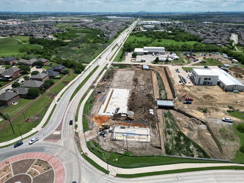 9555 Harmon Rd, Fort Worth, TX à louer - Photo de l’immeuble – Image 2 sur 5