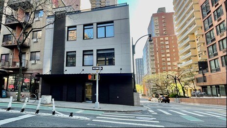 320 E 39th St, New York, NY à louer - Photo de l’immeuble – Image 2 sur 2