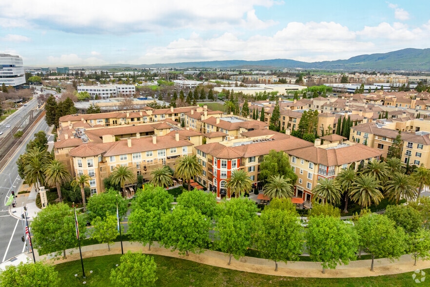 39 Rio Robles E, San Jose, CA à louer - Aérien – Image 3 sur 5