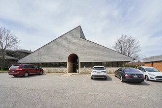 70 N Miller Rd, Akron, OH à louer Photo de l’immeuble– Image 1 sur 10