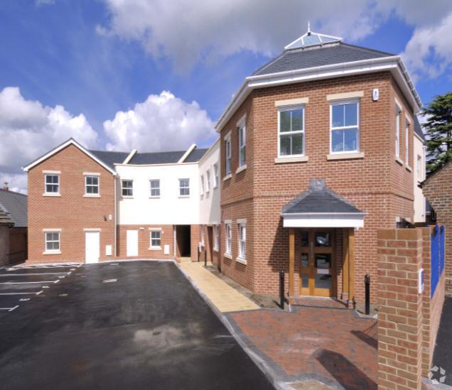 Manor Way, Verwood à louer Photo principale– Image 1 sur 5