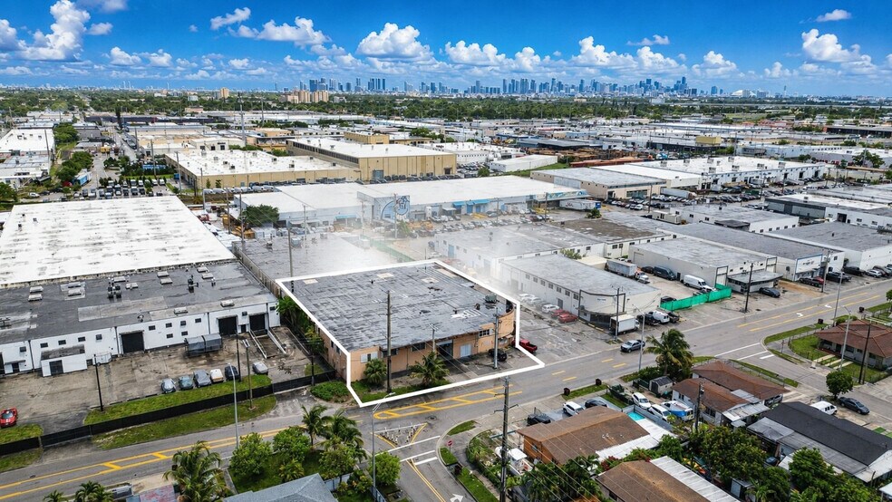 455 E 10th Ave, Hialeah, FL à louer - Photo de l’immeuble – Image 3 sur 11