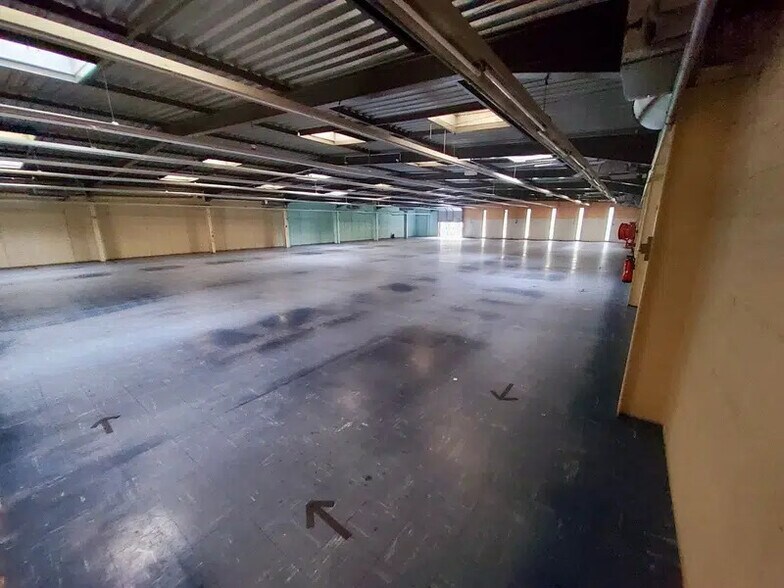 Local commercial dans Évreux à vendre - Photo de l’immeuble – Image 2 sur 5