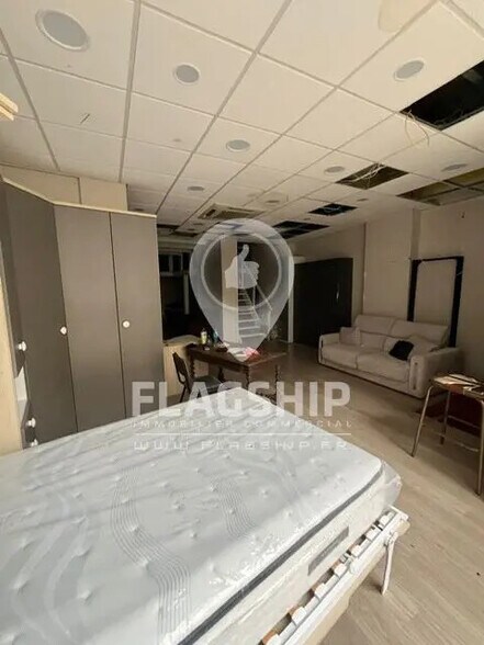 Local commercial dans Paris à louer - Photo de l’immeuble – Image 1 sur 8