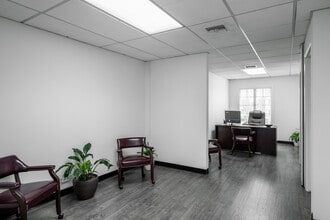 100 W Valencia Mesa Dr, Fullerton, CA à louer Numérisation 3D Matterport– Image 1 sur 10