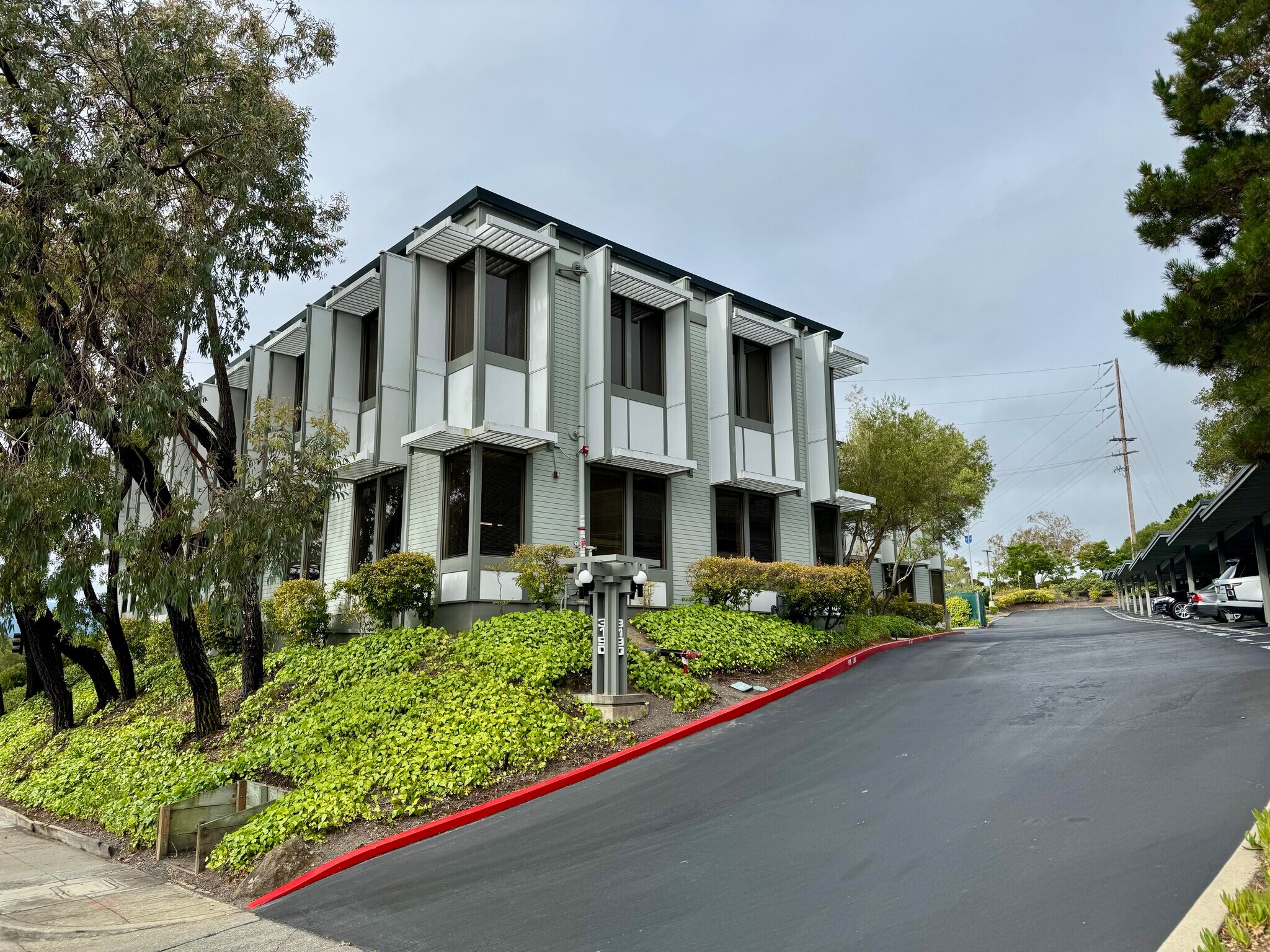 3190 Clearview Way, San Mateo, CA à louer Photo de l’immeuble– Image 1 sur 6