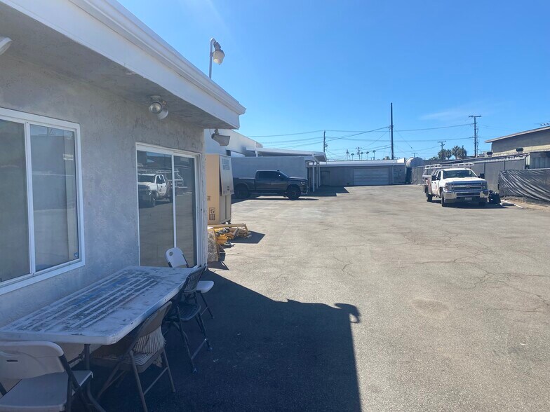 837 W 17th St, Costa Mesa, CA à louer - Photo intérieure – Image 2 sur 8