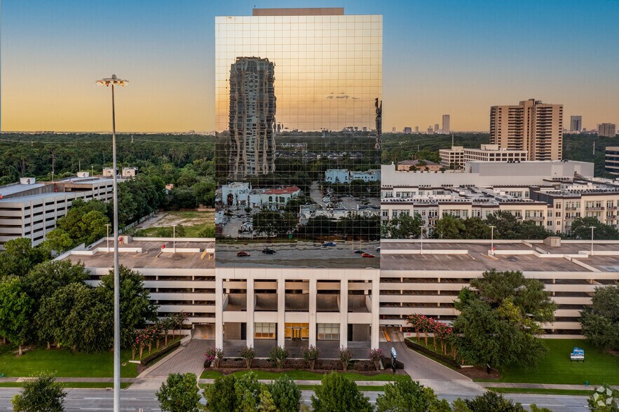 1233 West Loop S, Houston, TX à vendre - Photo de l’immeuble – Image 2 sur 26