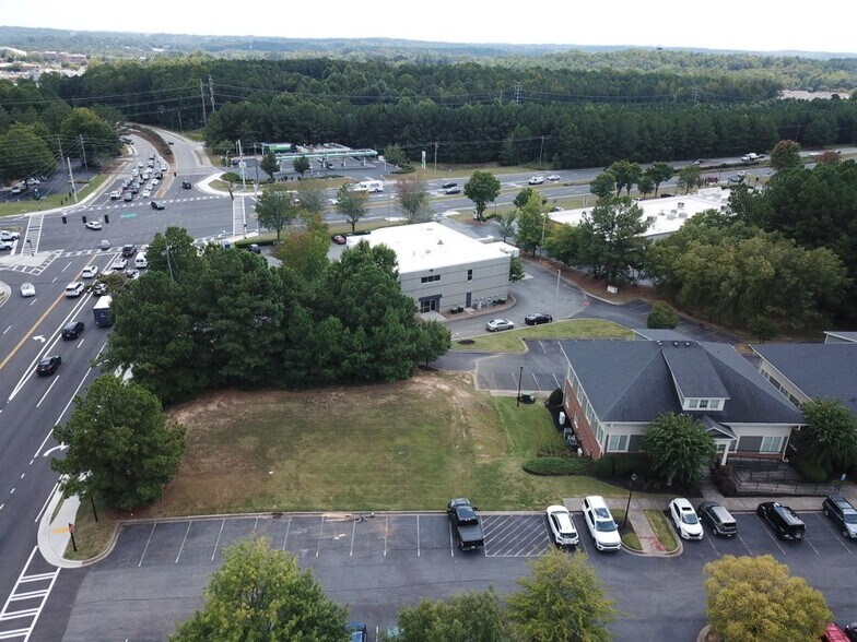 4320 Suwanee Dam Rd, Suwanee, GA à vendre - Photo de l’immeuble – Image 2 sur 4