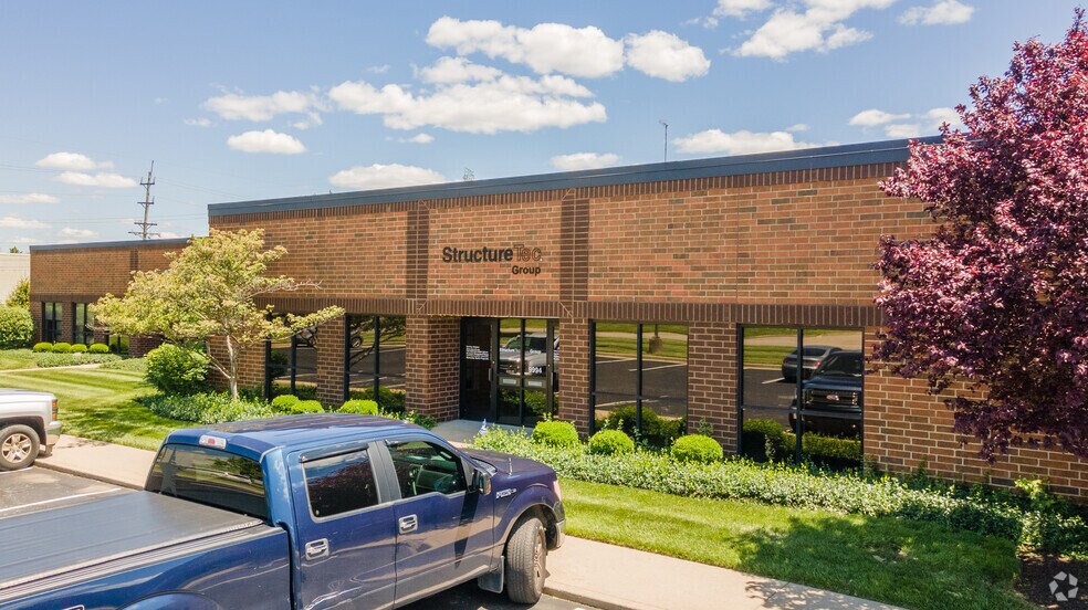 9990-10020 International Blvd, Cincinnati, OH à louer - Photo de l’immeuble – Image 3 sur 4