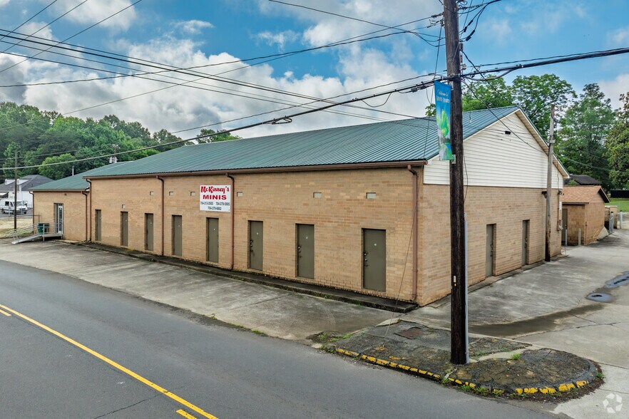 214 S Salisbury Ave, Granite Quarry, NC à vendre - Photo principale – Image 1 sur 20