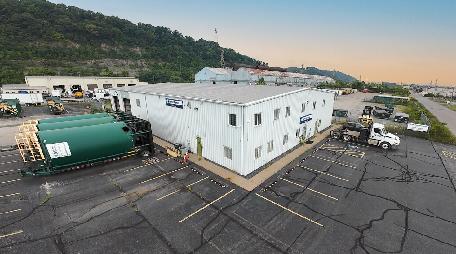 601 Steel St, Aliquippa, PA à louer Photo de l’immeuble– Image 1 sur 2