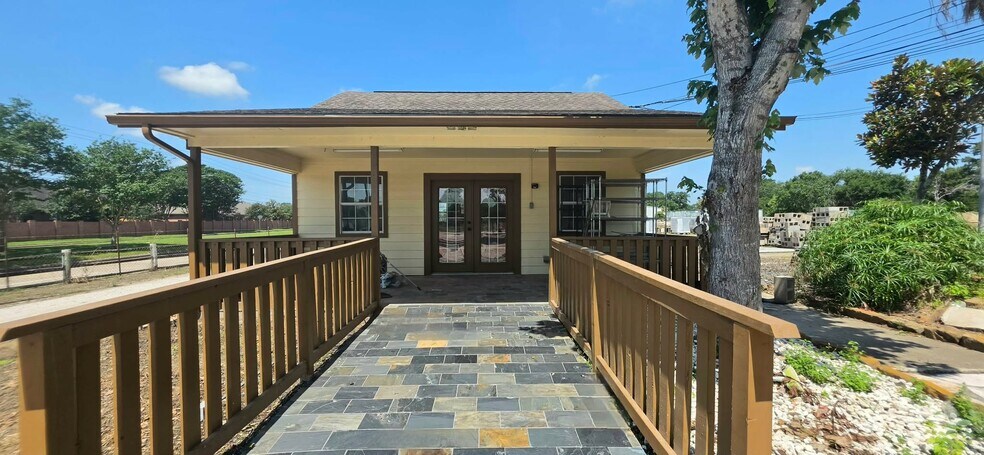 4901 Vista Rd, Pasadena, TX à louer - Photo de l’immeuble – Image 2 sur 12