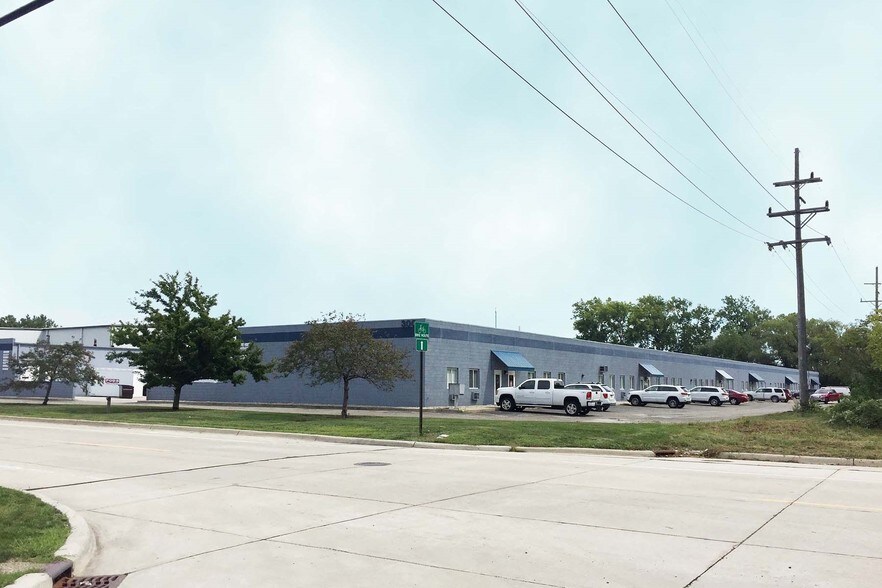 300-330 Detroit Ave, Monroe, MI à louer - Photo de l’immeuble – Image 2 sur 4