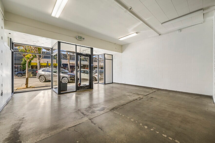 711-713 Santa Cruz Ave, Menlo Park, CA à louer - Photo de l’immeuble – Image 3 sur 10