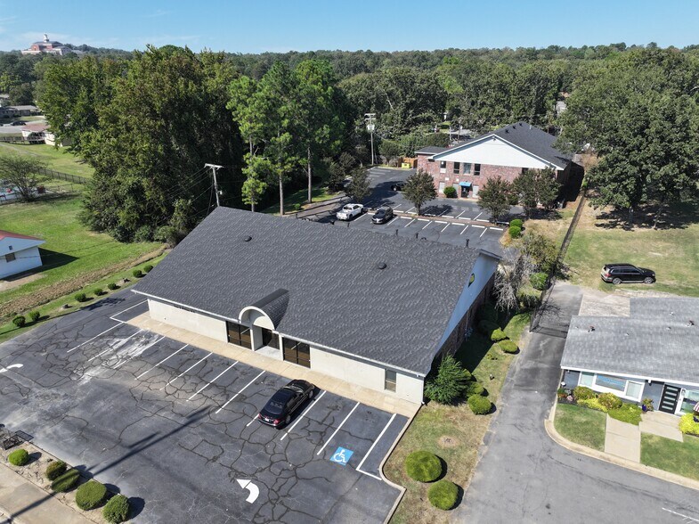 9712 W Markham St, Little Rock, AR à vendre - Photo de l’immeuble – Image 1 sur 29