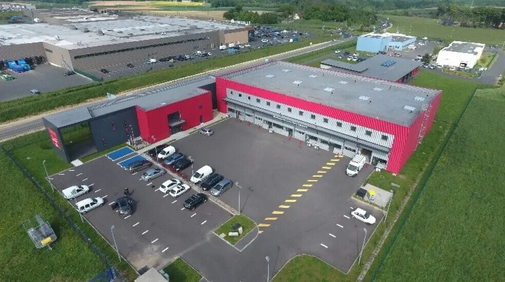Local d’activités dans Fécamp à louer - Photo de l’immeuble – Image 3 sur 3