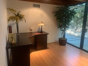 479 S Marengo Ave, Pasadena, CA à louer Photo de l’immeuble– Image 2 sur 8
