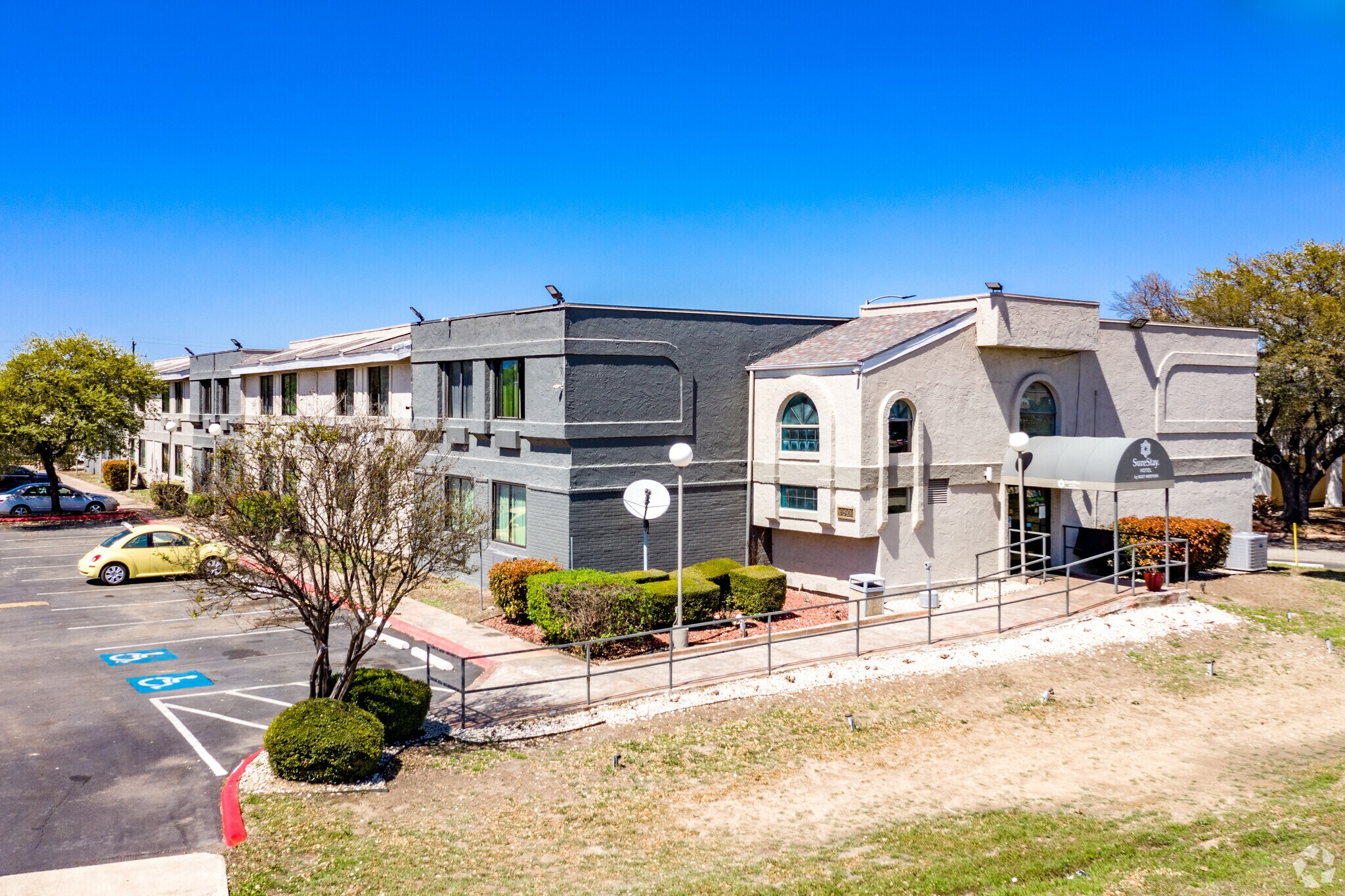 3821 N Panam Expy, San Antonio, TX à vendre Photo de l’immeuble– Image 1 sur 8