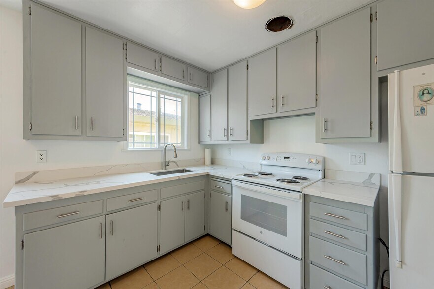 3404 School St, Oakland, CA à vendre - Photo de l’immeuble – Image 3 sur 48