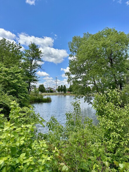 11223 Cornell Park Dr portefeuille de 2 biens à vendre sur LoopNet.fr - Photo de l’immeuble – Image 2 sur 16