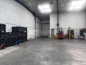 Local d’activités dans Champagne-au-Mont-d'Or à louer Photo de l’immeuble– Image 2 sur 4