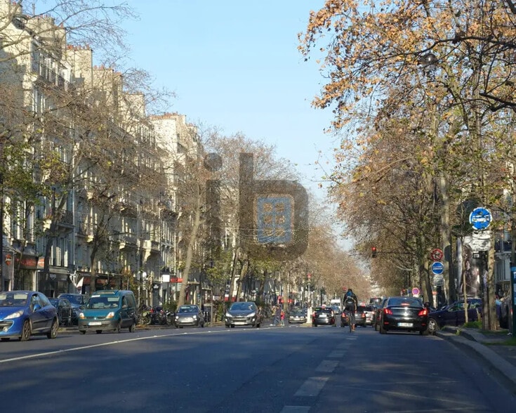 Local commercial dans Paris à louer - Photo de l’immeuble – Image 1 sur 3