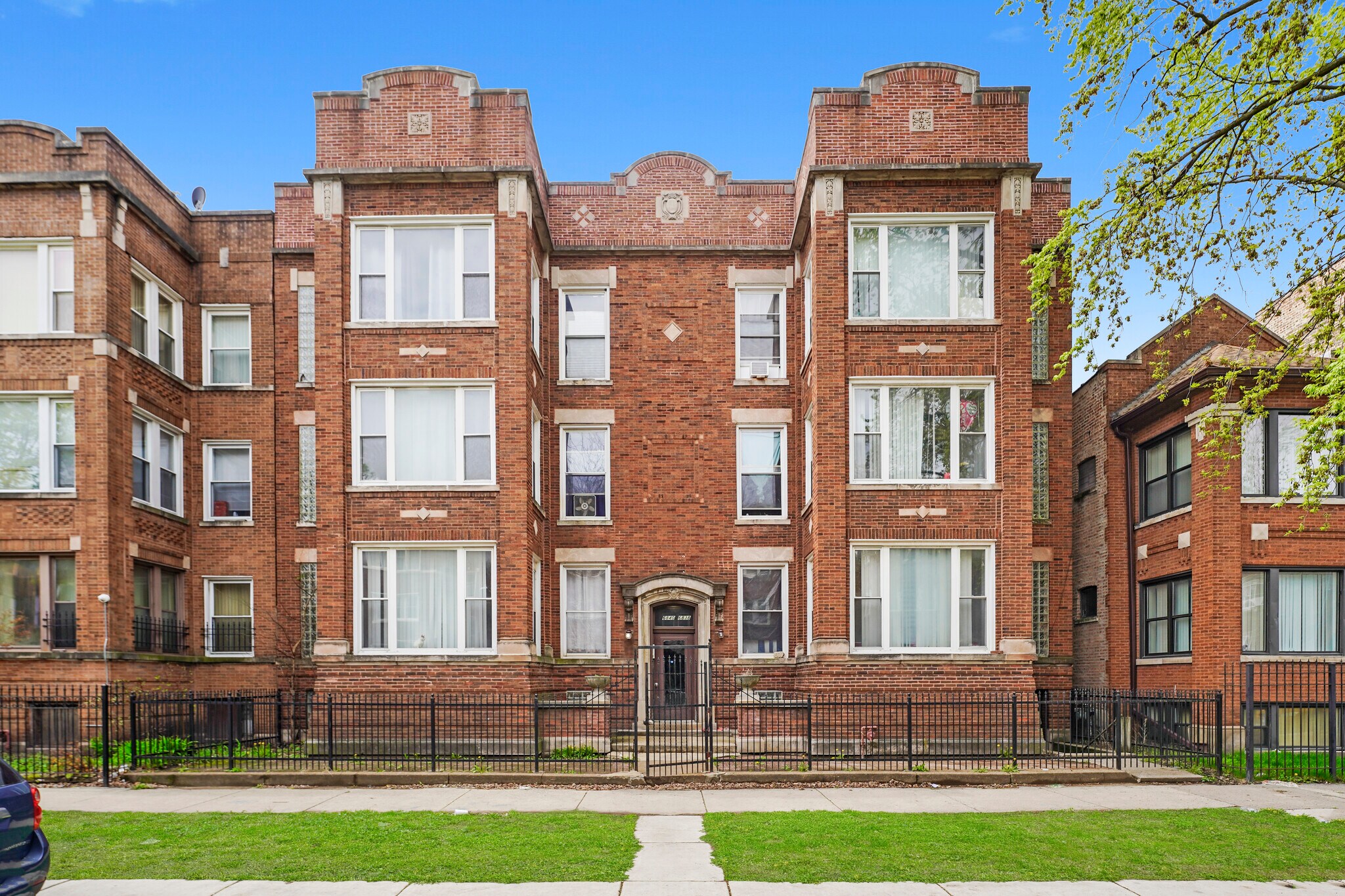 6838 S Ridgeland Ave, Chicago, IL à vendre Photo de l’immeuble– Image 1 sur 9