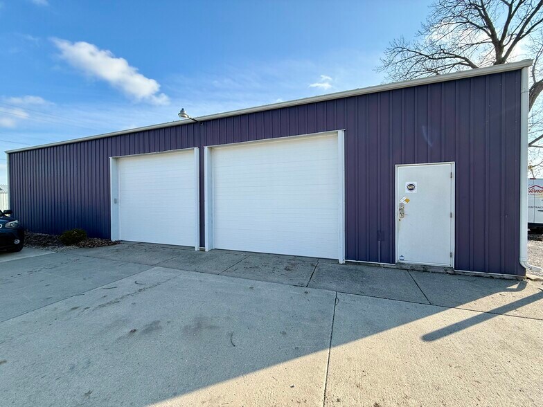 431 Whitney Ave, Ames, IA à vendre - Photo de l’immeuble – Image 2 sur 6