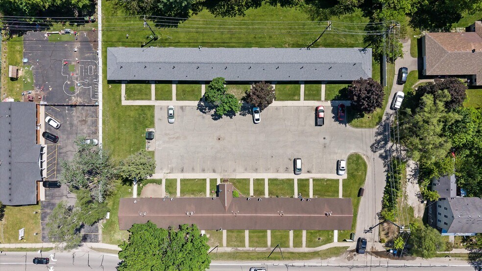 4144 Airport Rd, Waterford, MI à vendre - Photo de l’immeuble – Image 3 sur 13