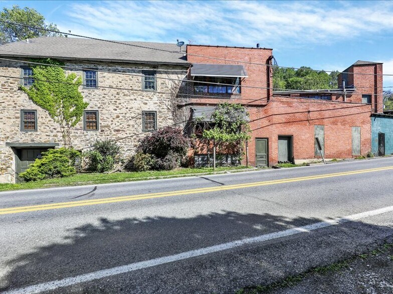 1524 Friedensburg Rd, Reading, PA à vendre - Photo de l’immeuble – Image 1 sur 30