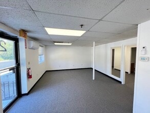 48 Laurier St, Haverhill, MA à louer Photo intérieure– Image 1 sur 3