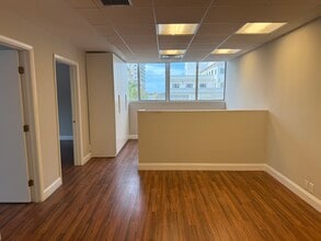 299 Alhambra Cir, Coral Gables, FL à louer Photo de l’immeuble– Image 1 sur 6