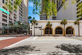 Plus de détails pour 145 SW 1st Ave, Fort Lauderdale, FL - Local commercial à louer