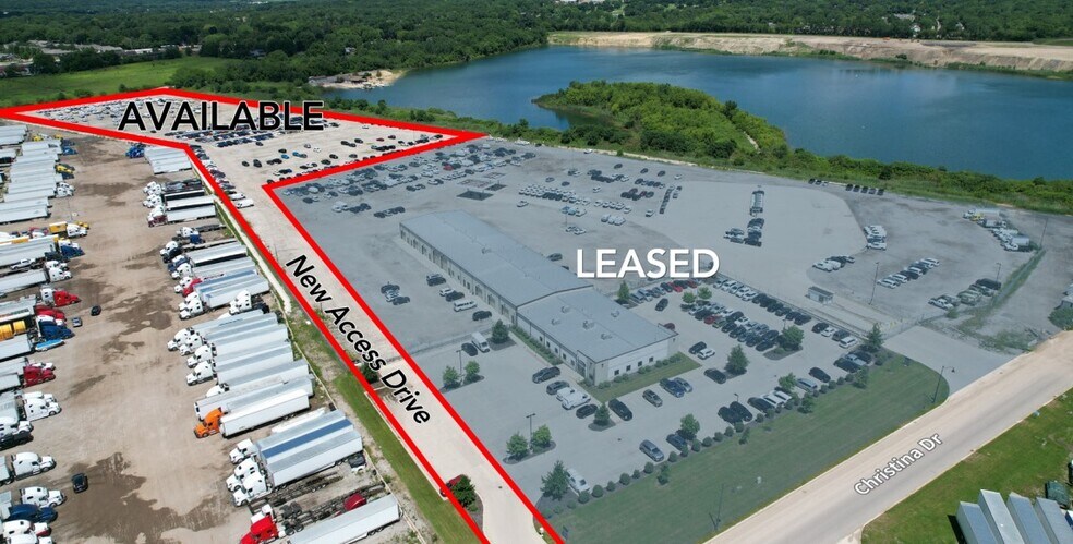 900 Christina Dr, East Dundee, IL à louer - Photo de l’immeuble – Image 3 sur 3