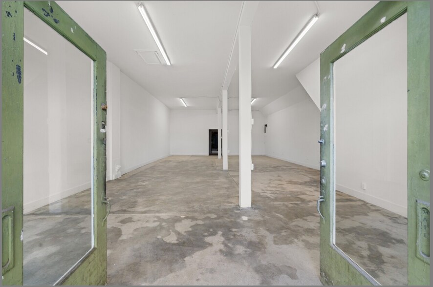 4860 W Adams Blvd, Los Angeles, CA à louer - Photo de l’immeuble – Image 2 sur 9