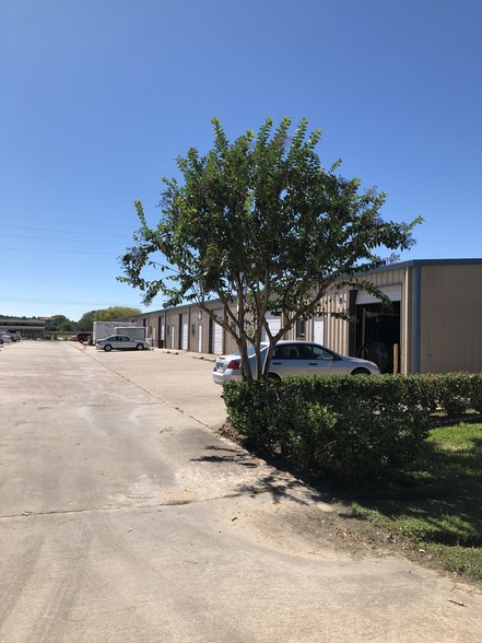 3047 Cedar Dr, La Marque, TX à louer - Photo de l’immeuble – Image 3 sur 6