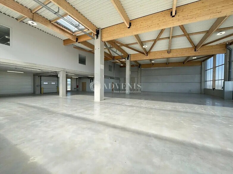 Local d’activités dans Tremblay-en-France à louer - Photo intérieure – Image 2 sur 9