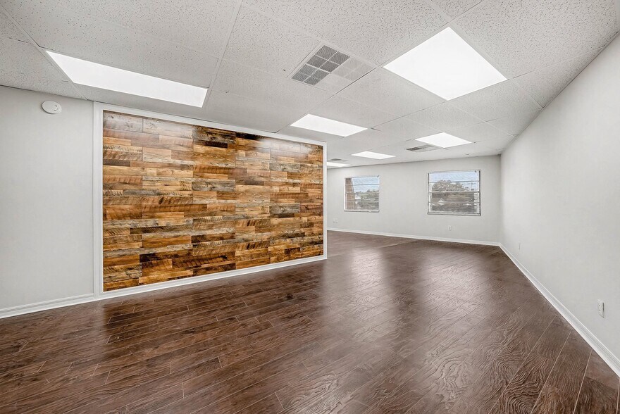 4427-4439 Gunn Hwy, Tampa, FL à louer - Photo de l’immeuble – Image 3 sur 18