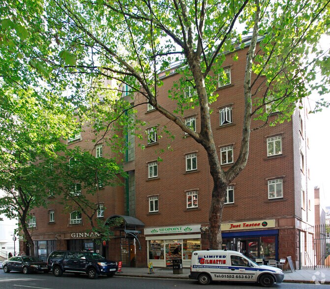 Rosebery Ave, Londres à louer - Photo principale – Image 1 sur 4