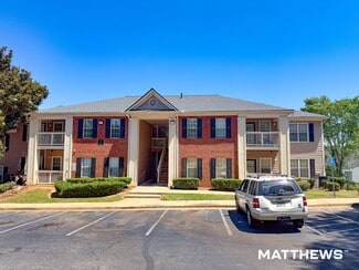Plus de détails pour 829 N Hill St, Griffin, GA - Logement à vendre