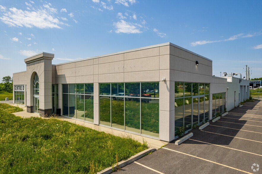 665 Boul Clairevue O, St-Bruno-de-Montarville, QC à vendre - Photo de l’immeuble – Image 2 sur 7
