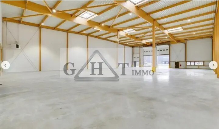 Industriel/Logistique dans Brie-Comte-Robert à louer Photo intérieure– Image 1 sur 4