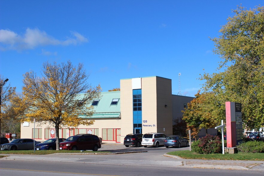 128 Penetang St, Barrie, ON à louer - Photo de l’immeuble – Image 3 sur 5