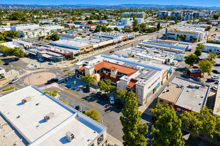 201 E Grand Ave, Escondido, CA à vendre - Photo de l’immeuble – Image 2 sur 18