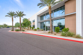 370 N Juniper Dr, Chandler, AZ à louer Photo de l’immeuble– Image 2 sur 9
