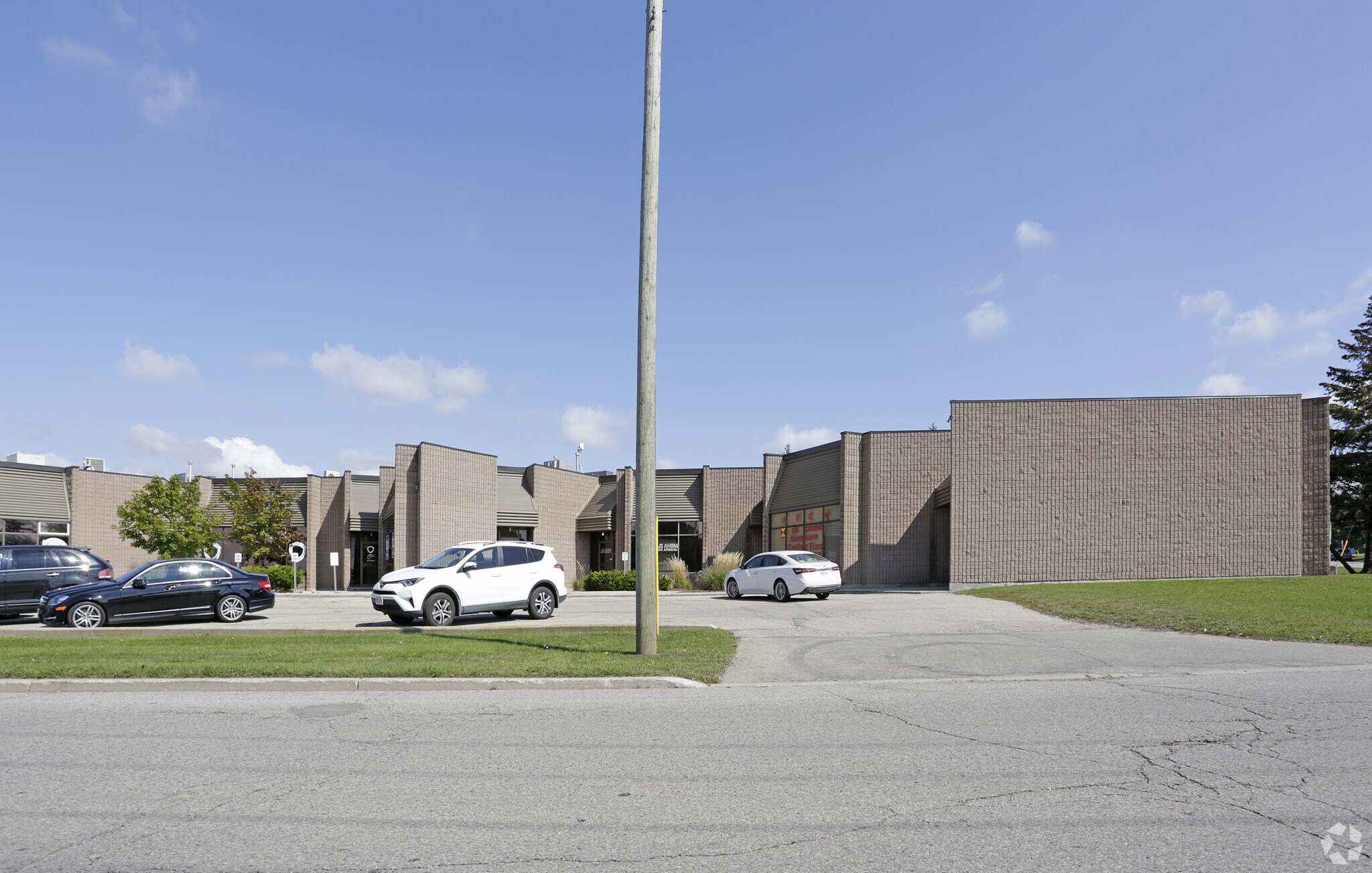 584 Colby Dr, Waterloo, ON à louer Photo principale– Image 1 sur 5