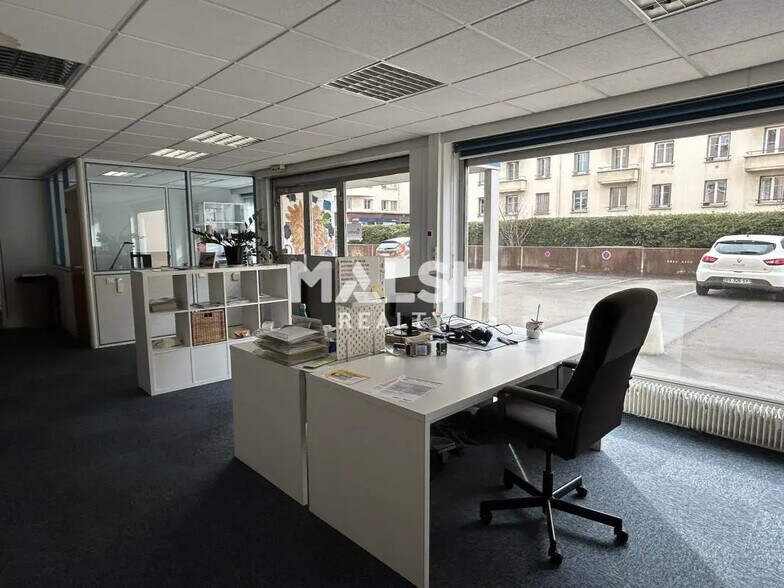 Bureau dans Lyon à louer - Photo de l’immeuble – Image 3 sur 11