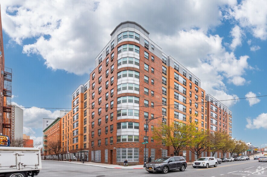 921 Melrose Ave, Bronx, NY à louer - Photo de l’immeuble – Image 2 sur 7
