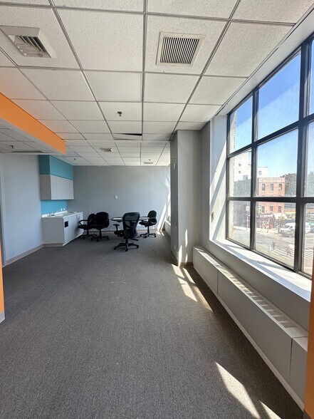2560 Ocean Ave, Brooklyn, NY à louer - Photo intérieure – Image 3 sur 12